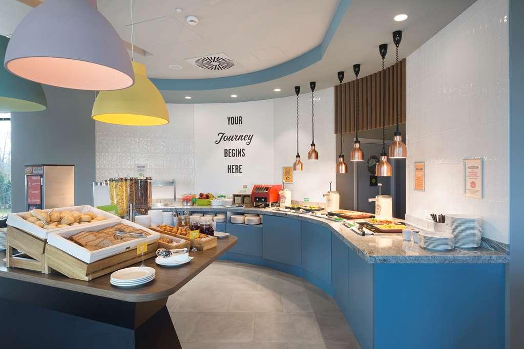 Balice Hampton By Hilton Krakow Airport酒店 外观 照片